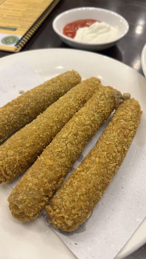 Mozza sticks (they are pretty big)  at Loving Vegan in Da Nang