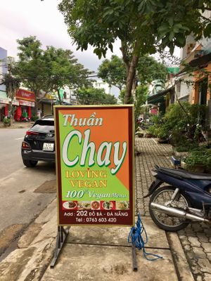 Sign at Loving Vegan in Da Nang