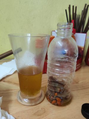 Tea with red apple at Pho Chay in Hanoi