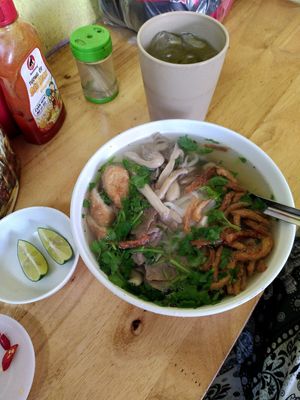 Medium size phở at Pho Chay in Hanoi