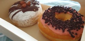 Vegan donuts at EnVie Vegan in Geneva