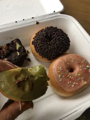 Donuts and brownie +++ to go  at EnVie Vegan in Geneva