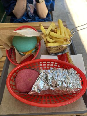 Free Willy burger and rainbow wrap at EnVie Vegan in Geneva