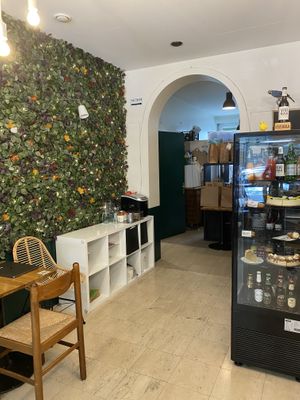 Interior at EnVie Vegan in Geneva