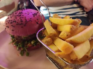 Vegan burger + fries at EnVie Vegan in Geneva