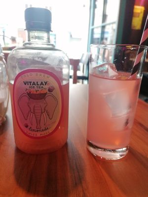 Rose lemonade at EnVie Vegan in Geneva