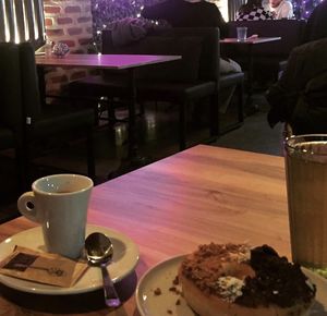   at EnVie Vegan in Geneva