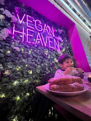  at EnVie Vegan in Geneva