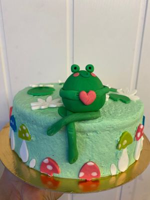 Birthday cake at EnVie Vegan in Geneva