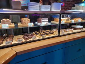 Dessert window at EnVie Vegan in Geneva