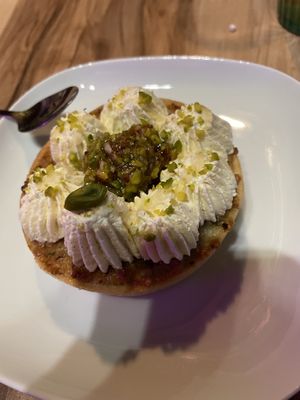   at EnVie Vegan in Geneva