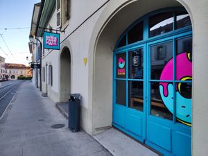 Exterior at EnVie Vegan in Geneva