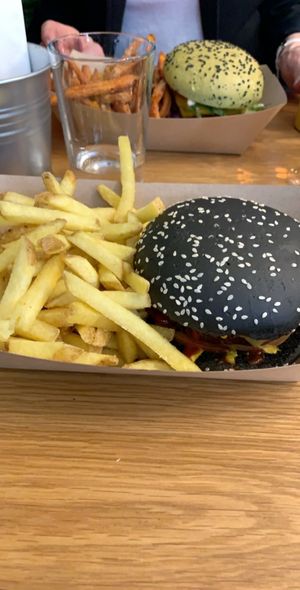 Dark Night at EnVie Vegan in Geneva