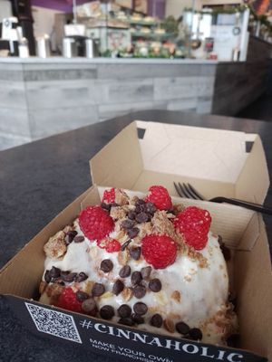 Amarett-o-ho-ho at Cinnaholic in Gilbert