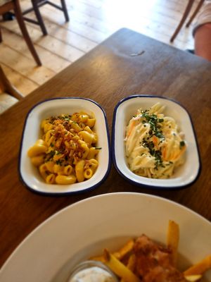 Mac and Cheese and Coleslaw at Tansy's Pantry in Godshill