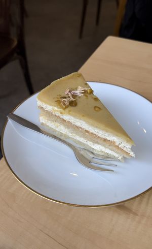 Pistazien Kuchen   at Café Rotkehlchen - Bayenthal in Cologne