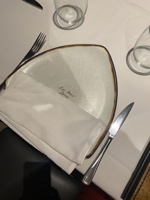 plate setup at Los Años Locos in Panama City