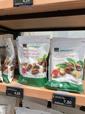 Nuts  at FOOBY in Lausanne