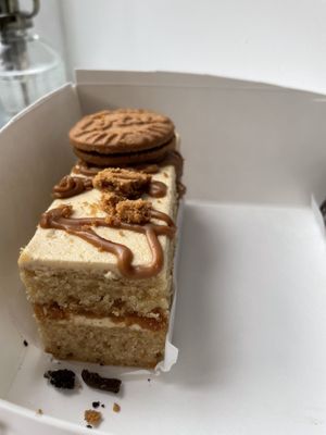 vegan lotus bus off cake at Mood in Watford