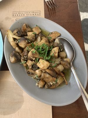 Vegan Misto di fughi all’olio  at d'Angelo in Mykonos