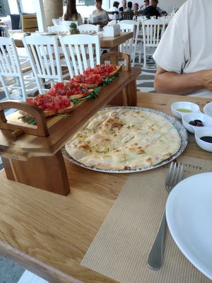 Bruschette al pomodoro e focaccia at d'Angelo in Mykonos