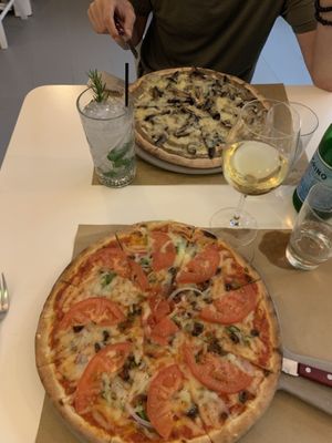 Vegan pizza  at d'Angelo in Mykonos