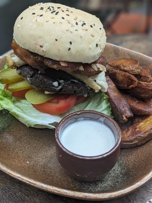 Impossible Burger 🍔 6.9$ at Bong Bonlai at YK Art House in Phnom Penh