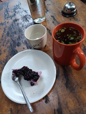 Cheesecake "creme brulé" and tea at Bong Bonlai at YK Art House in Phnom Penh