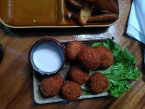 Vegan cashew chees balls with garlic mayo at Bong Bonlai at YK Art House in Phnom Penh