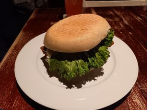 Veganes Schnitzelbrötchen at Kult in Wurzburg