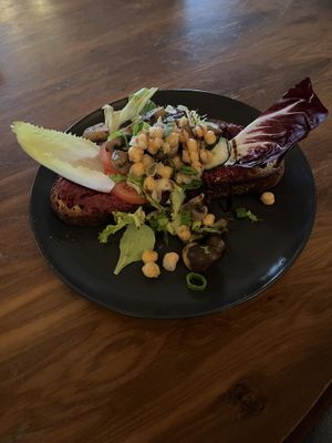 Rote Beete Toast  at Mayras Wohnzimmer in Bonn