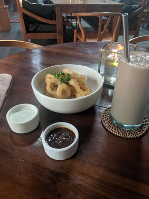 Onion rings and PB shake at Bella by Sage in Ubud
