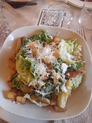 Caesar salad at Bloomy in Toulouse