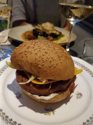 Beyond(?) Burger at Bloomy in Toulouse