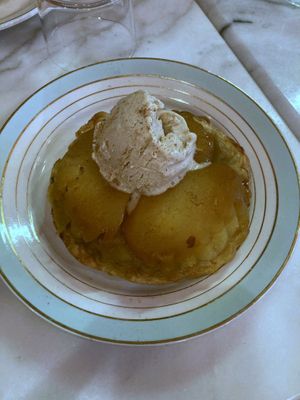Tarte tatin at Bloomy in Toulouse