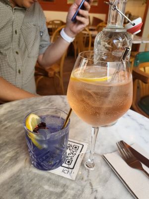 Violet bloom, Lillet tonic at Bloomy in Toulouse
