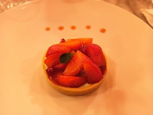 Tartelette à la fraise 8€ at Bloomy in Toulouse