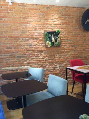 Atmosphère très cool.   at Bloomy in Toulouse