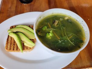Sopa vegana de quinoa, espinaca, brocolis, hongos, zanahoria y choclo. at Bio Mindo in Mindo