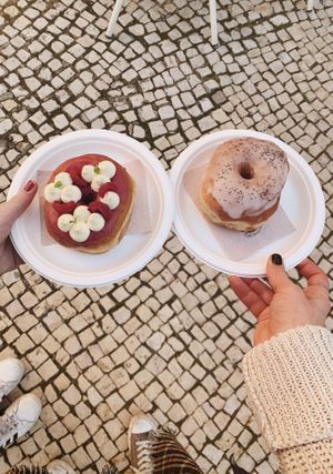 Raspberry & vanilla and lemon poppyseed  at Scoop 'n Dough in Lisbon