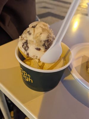 Ice cream at Scoop 'n Dough in Lisbon