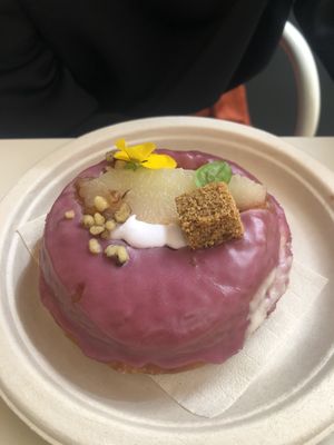 Peras Bebadas Donut (6,70€)  at Scoop 'n Dough in Lisbon