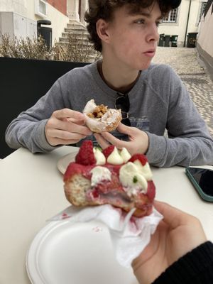Apple crumble and raspberry vanilla   at Scoop 'n Dough in Lisbon