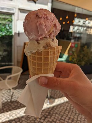  at Scoop 'n Dough in Lisbon