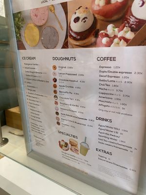 Menu with labelled allergens   at Scoop 'n Dough in Lisbon