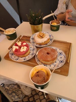  at Scoop 'n Dough in Lisbon