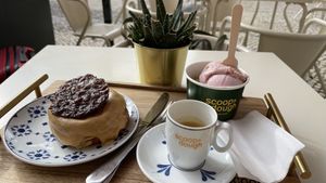   at Scoop 'n Dough in Lisbon
