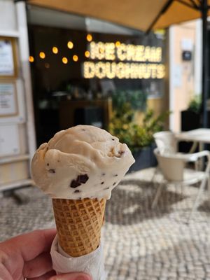 Chocolate pieces at Scoop 'n Dough in Lisbon