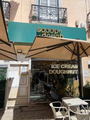 Hello  at Scoop 'n Dough in Lisbon