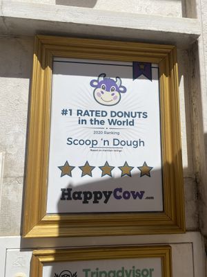 Boom  at Scoop 'n Dough in Lisbon
